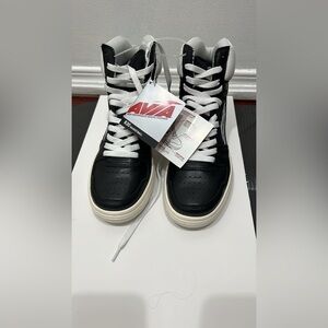 Avia 830 Brand New neakers